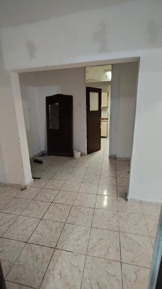 Apartament cu 4 camere decomandat în Vitan Mall