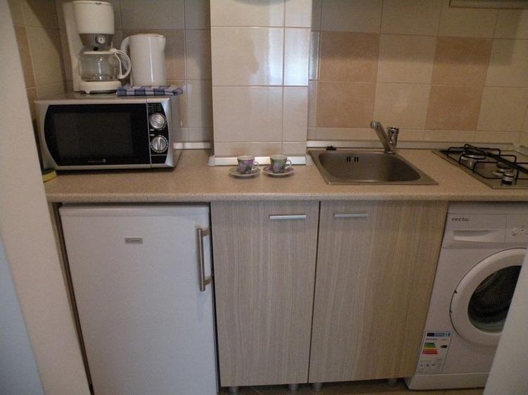 Apartament cu 2 camere decomandat în Calea Victoriei