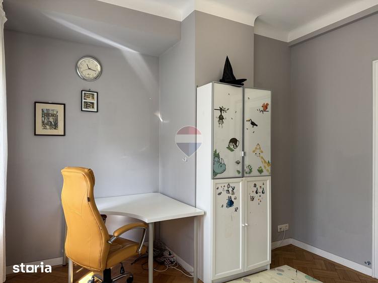 Apartament cu 4 camere în Centrul Civic