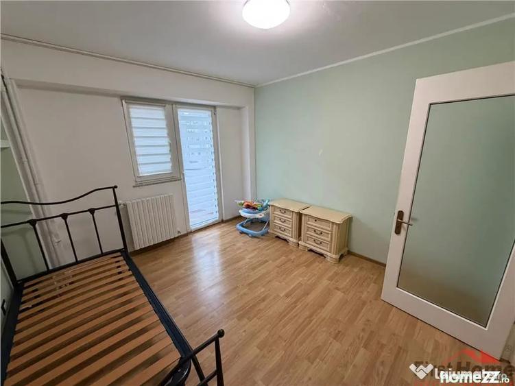 Apartament cu 4 camere decomandat în Central