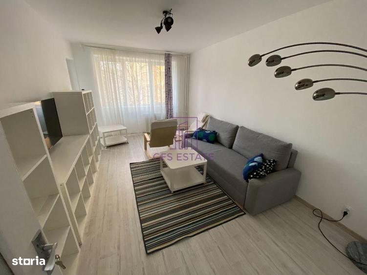 Apartament cu 3 camere decomandat în Tineretului