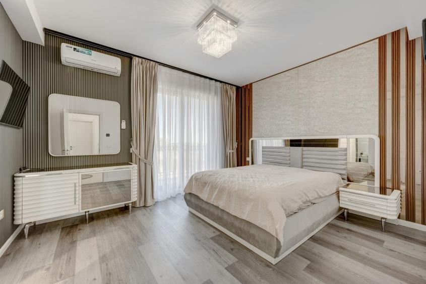 Casă cu 4 camere cu Teren 200 Mp în 1 Decembrie
