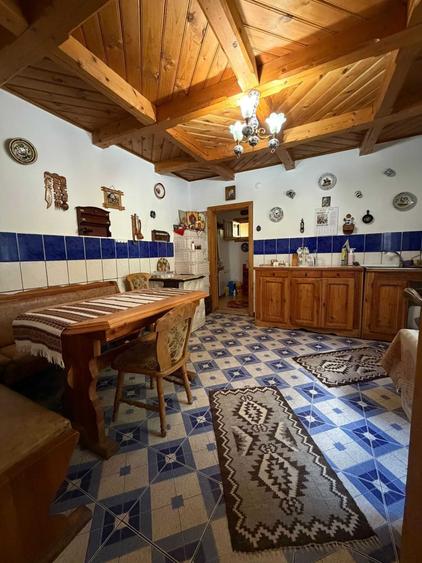 Casă cu 4 camere în Central