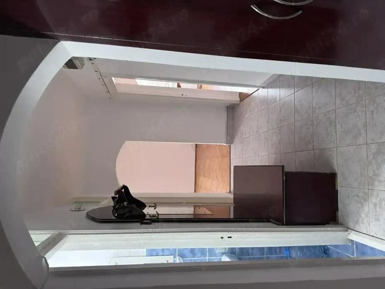 Apartament cu 3 camere decomandat în Seleuș