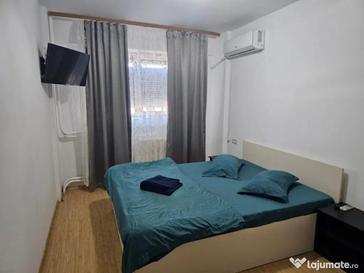 Apartament cu 3 camere decomandat, mobilat în Central
