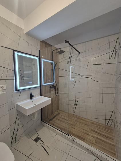 Apartament cu 2 camere decomandat în 1 Decembrie 1918