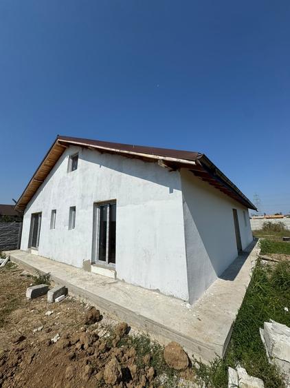 Casă individuală cu 4 camere cu Teren 800 Mp în Periș
