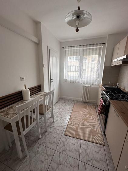 Apartament cu 3 camere decomandat în Iosia