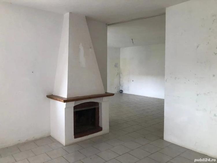 Casă cu 6 camere cu Teren 2877 Mp în Teremia Mare
