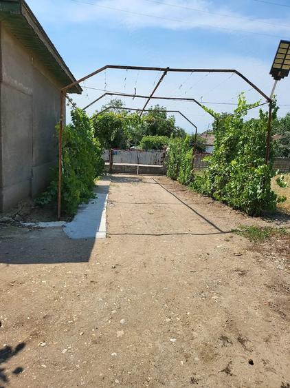 Casă cu 4 camere cu Teren 2200 Mp în Valea Stanciului