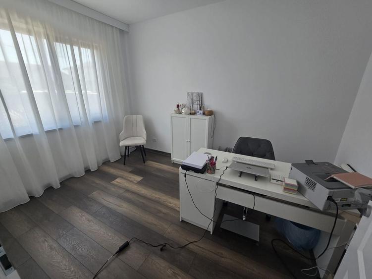 Duplex cu 5 camere cu Canalizare în Moșnița Nouă