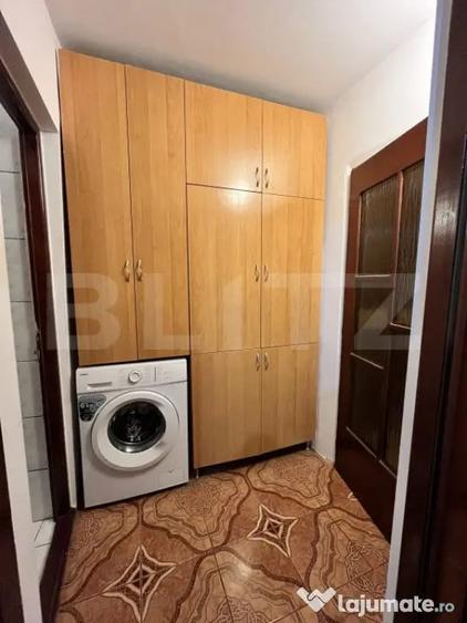 Apartament cu 3 camere semidecomandat în Decebal