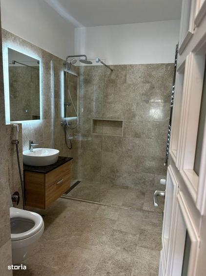 Apartament cu 3 camere decomandat în Breazu