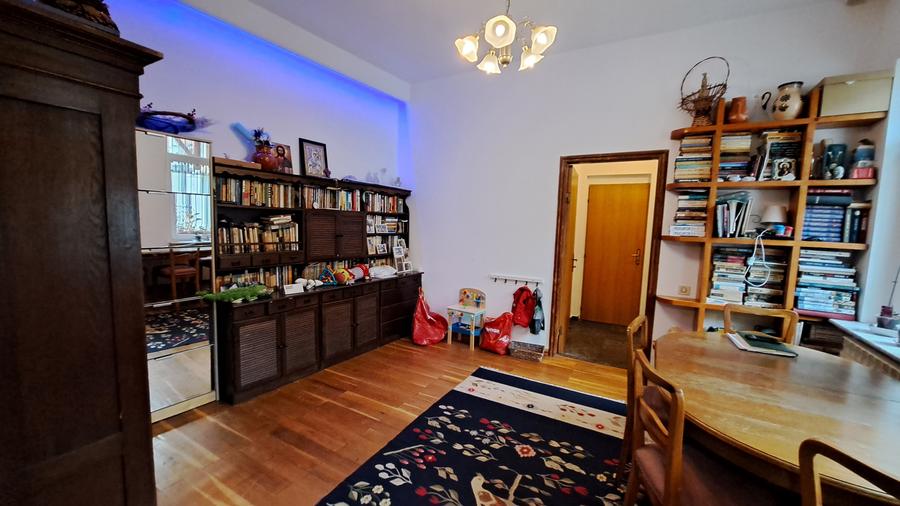 Casă cu 5 camere cu Canalizare în Unirii