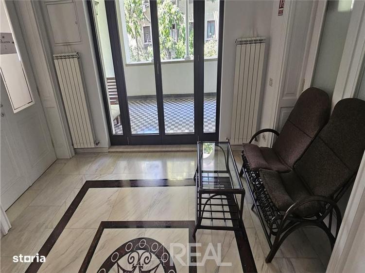 Spațiu comercial, de 600 mp, în Central
