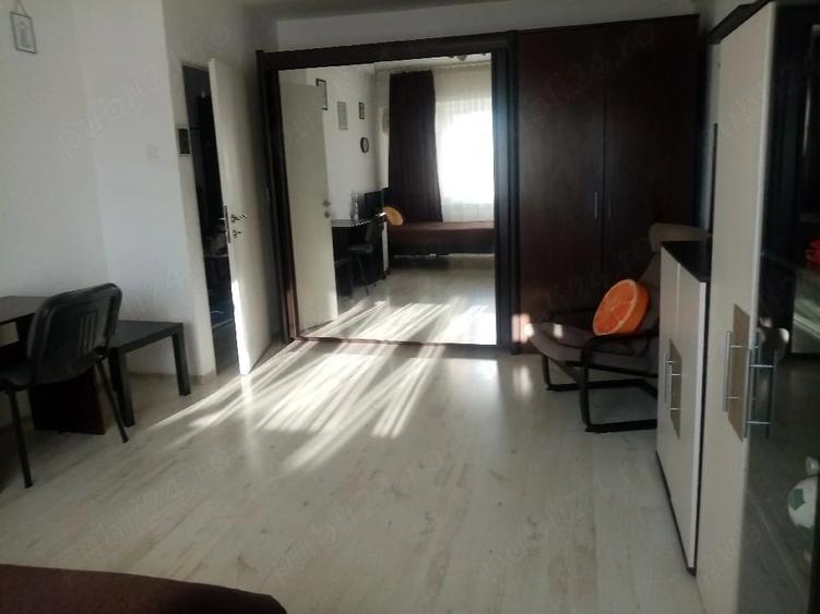 Garsonieră decomandată în Vitan