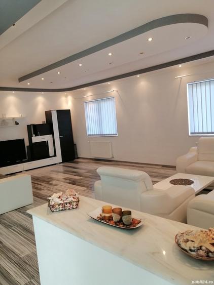 Casă cu 6 camere cu Teren 2255 Mp în Cenad
