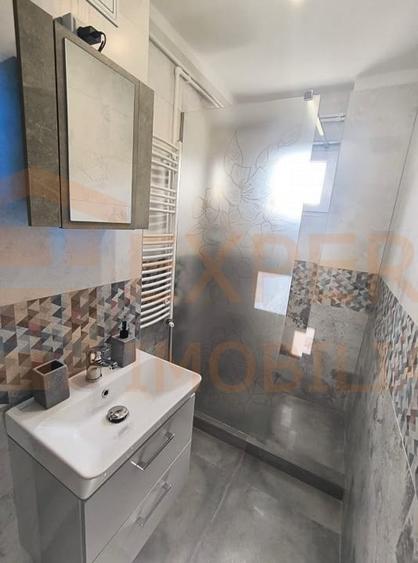Apartament cu 2 camere semidecomandat, mobilat în Tomis Nord