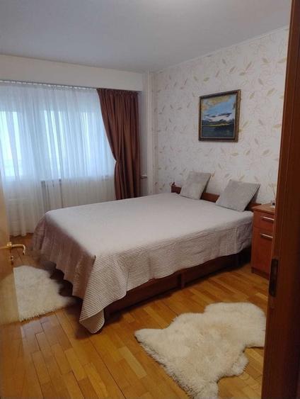 Apartament cu 4 camere decomandat, mobilat în Teiul Doamnei