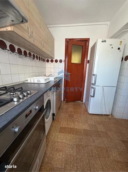 Apartament cu 4 camere decomandat în Ciupercenii Noi