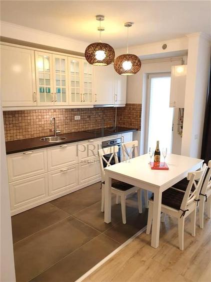 Apartament cu 3 camere decomandat, mobilat în Aradului
