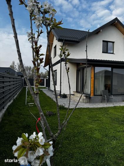 Casă cu 5 camere cu Teren 465 Mp în Central