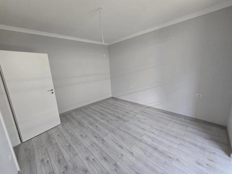 Apartament cu 2 camere decomandat în Girocului