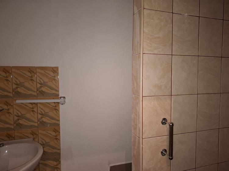 Casă individuală cu 12 camere cu Canalizare în Unirii