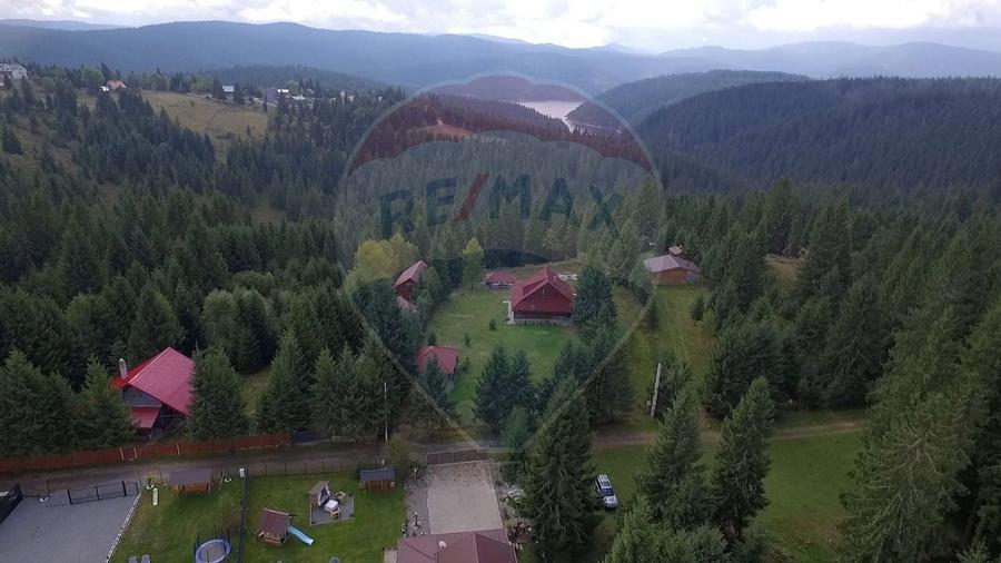 Casă individuală cu 4 camere cu Teren 6042 Mp în Beliș