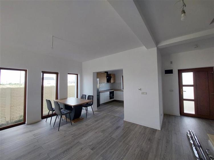 Duplex cu 4 camere cu Canalizare în Vladimirescu