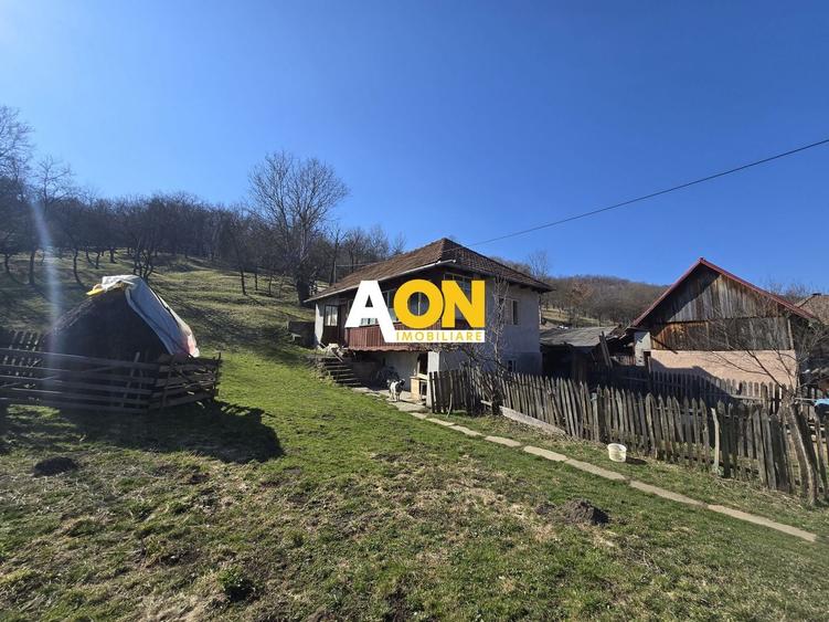 Casă individuală cu 2 camere cu Canalizare în Central