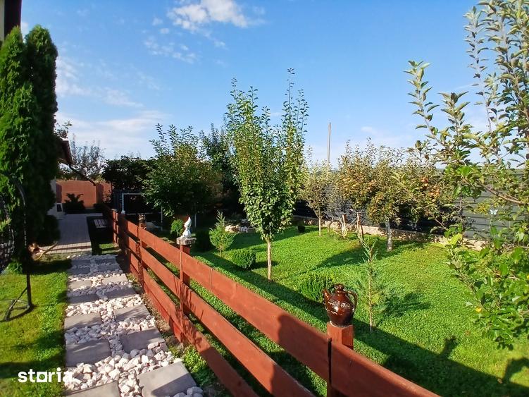 Casă cu 4 camere cu Teren 703 Mp în Central