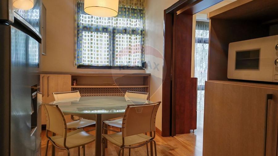 Apartament cu 3 camere decomandat, mobilat în Arcul de Triumf