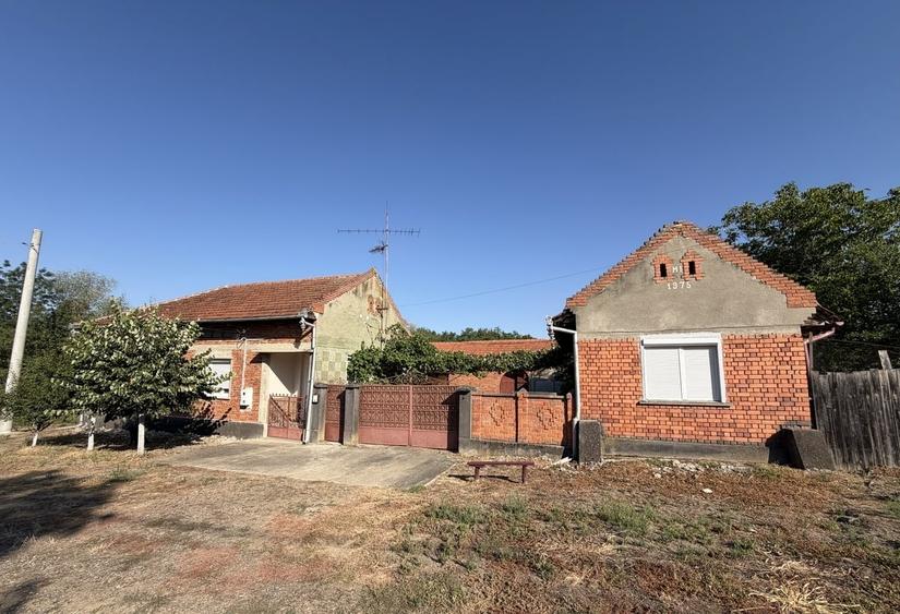 Casă cu 3 camere cu Teren 167 Mp în Central