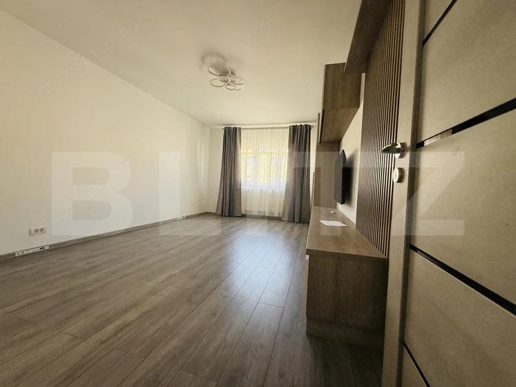 Apartament cu 2 camere decomandat în Tractorul