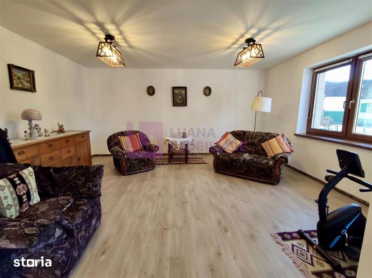 Casă cu 7 camere cu Teren 1540 Mp în Turnișor