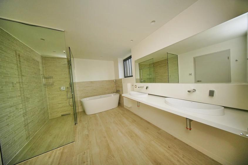 Casă individuală cu 6 camere decomandat cu Piscina în Pipera