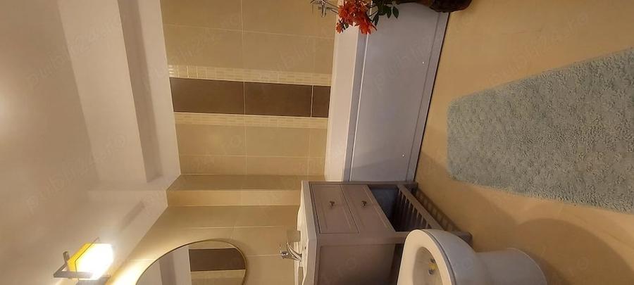 Apartament cu 3 camere decomandat în Bucșinescu