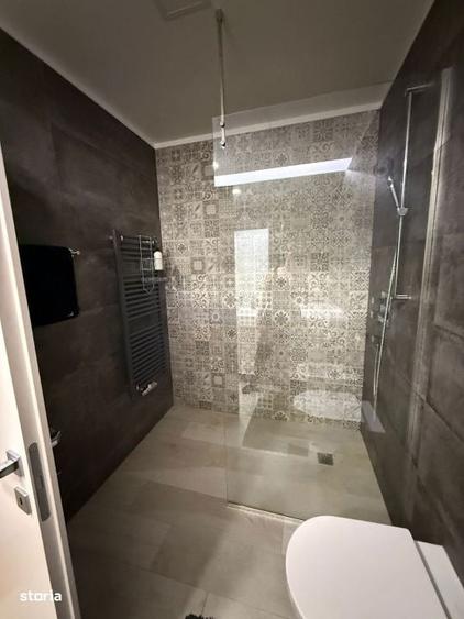 Apartament cu 3 camere semidecomandat, mobilat în Aviației