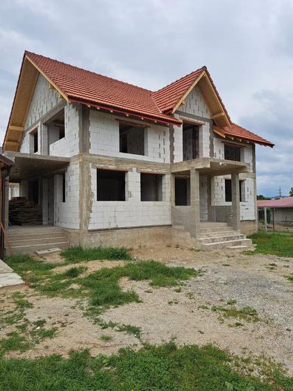 Casă cu 3 camere în Sântămăria-Orlea