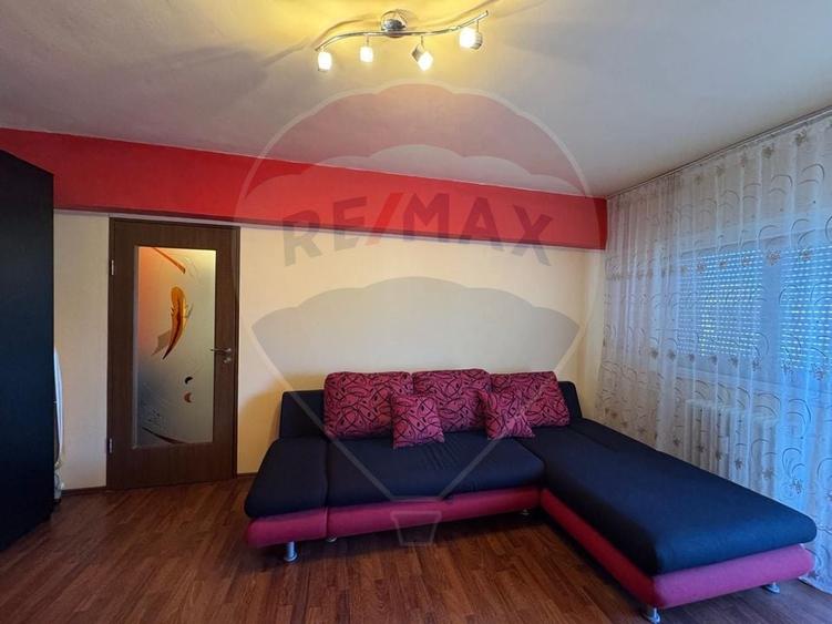 Apartament cu 2 camere semidecomandat în Miorița