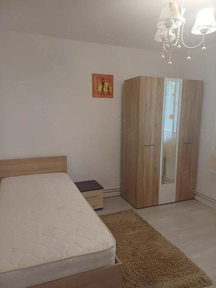 Apartament cu 2 camere decomandat în Cornișa
