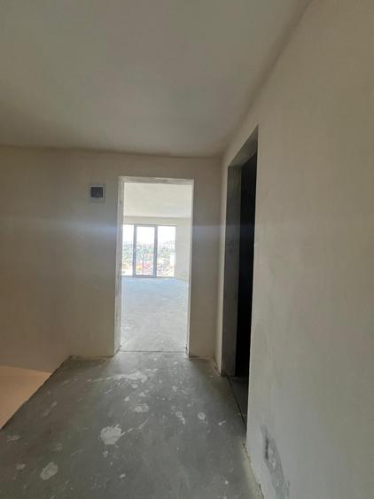 Duplex cu 3 camere cu Canalizare în Est