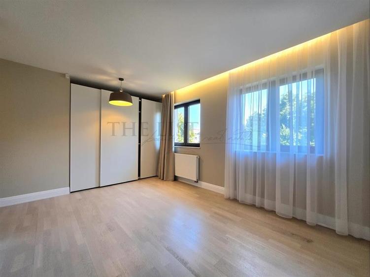 Casă cu 5 camere cu Teren 200 Mp în Pipera