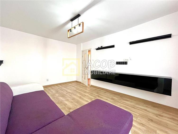 Apartament cu 2 camere decomandat, mobilat în Republicii