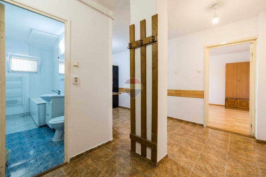 Apartament cu 2 camere decomandat în Calea București