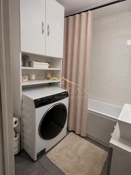 Apartament cu 3 camere semidecomandat, mobilat în Timpuri Noi