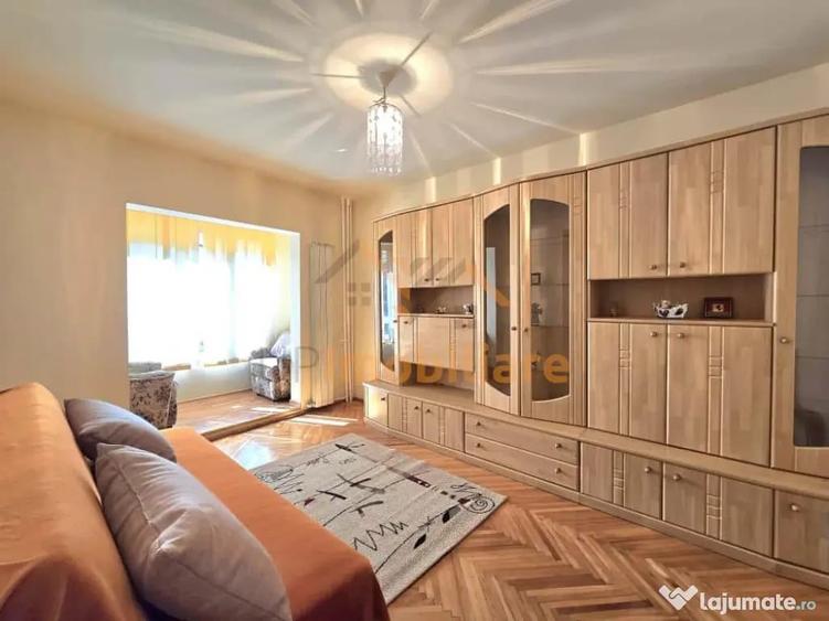 Apartament cu 3 camere decomandat în Decebal