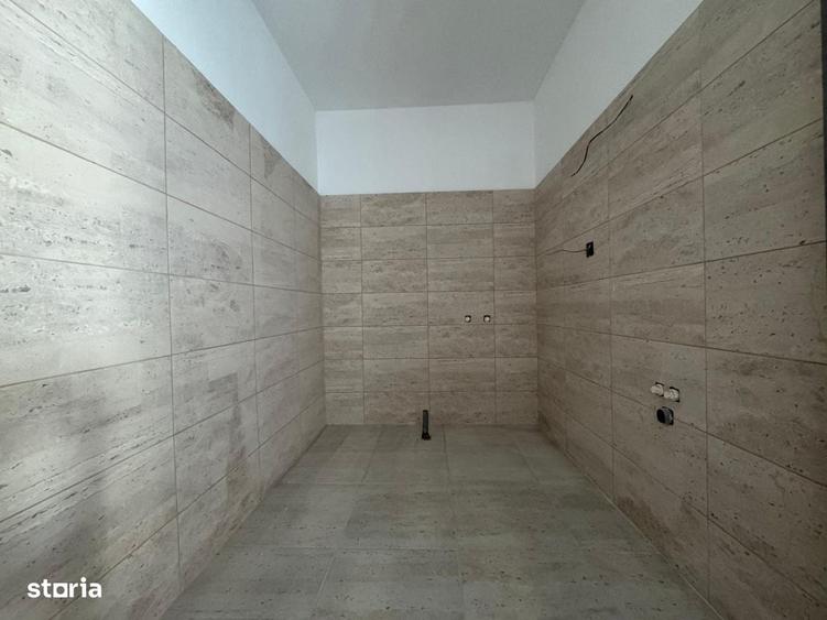 Apartament cu 3 camere în Tractorul