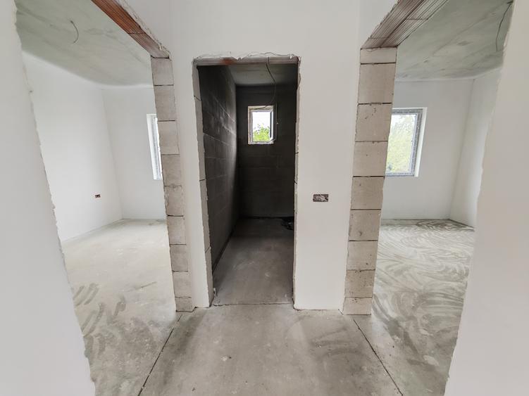 Casă individuală cu 4 camere cu Teren 300 Mp în Lumina